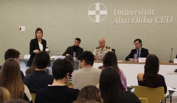 La Universitat revela en un estudi la percepció juvenil sobre el reclutament lleuger i la participació femenina